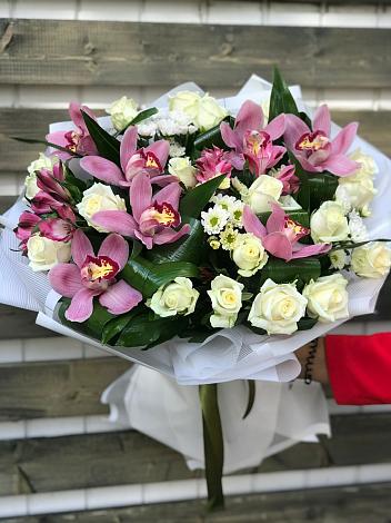 Букет цветов из: Розы и Хризантемы в Житнево