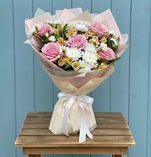 Букет цветов из:  Гвоздики, Орхидеи и Розы #REPLACE_PRED# Житнево