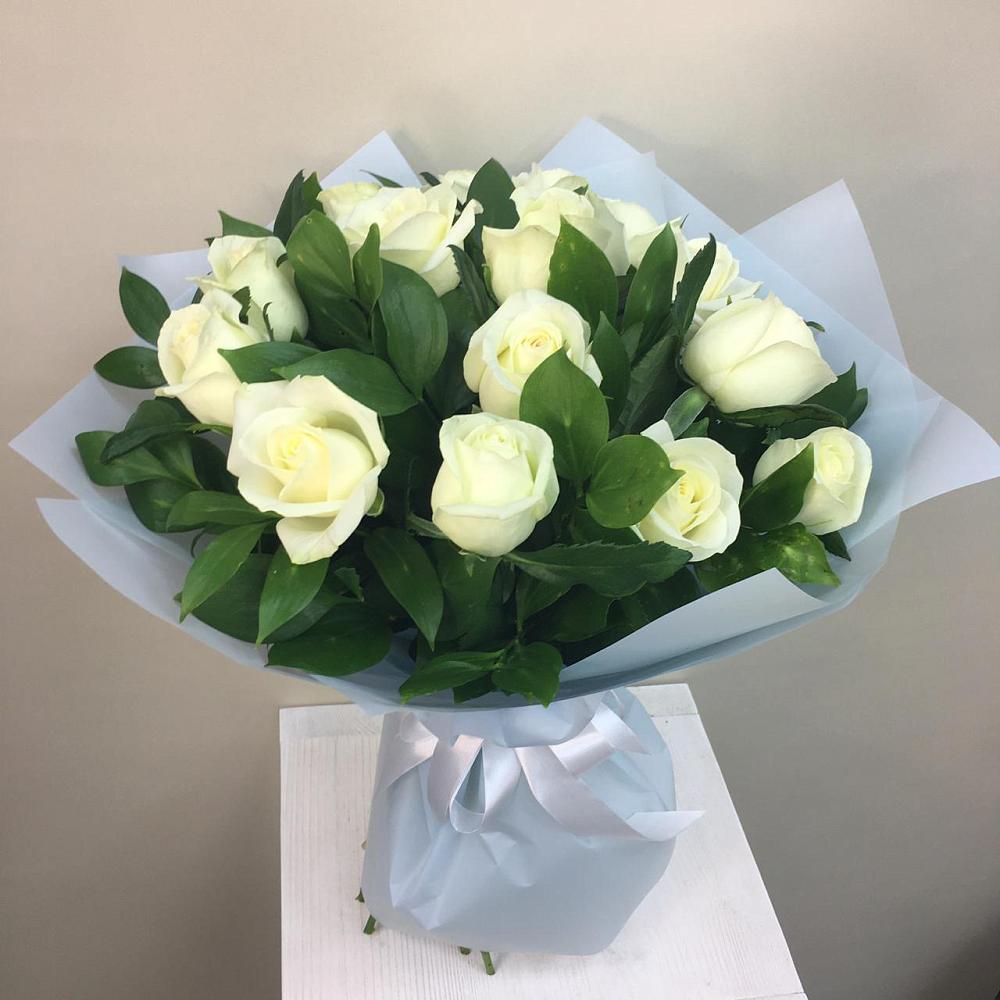 Букет 15 Белых роз Проуд в Житнево