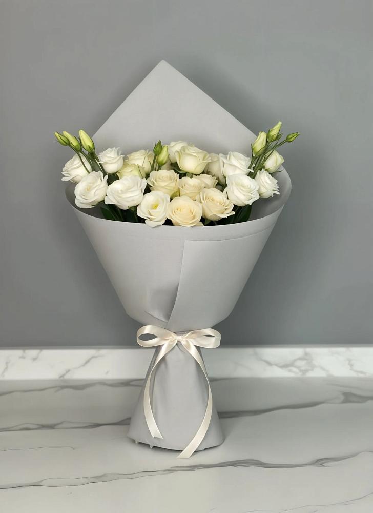 Букет цветов из: Розы и Лизиантусы в Житнево