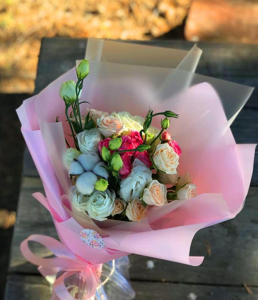 Букет цветов из: Розы и Лизиантусы в Житнево