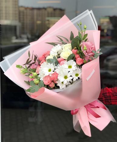 Букет цветов из: Розы, Лизиантусы и Хризантемы в Житнево